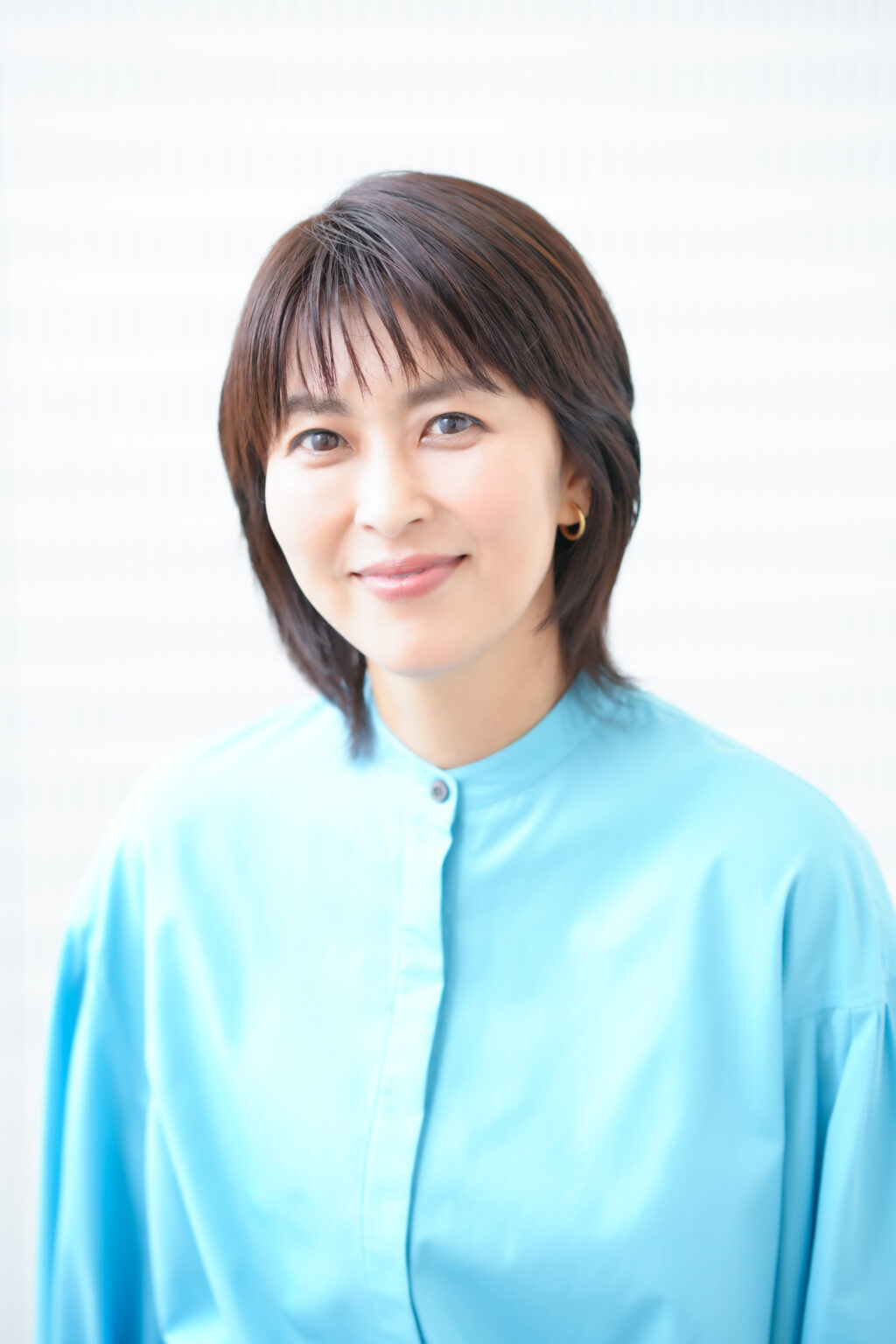 日娱新闻松隆子松隆子日媒《cocorone》采访美图。