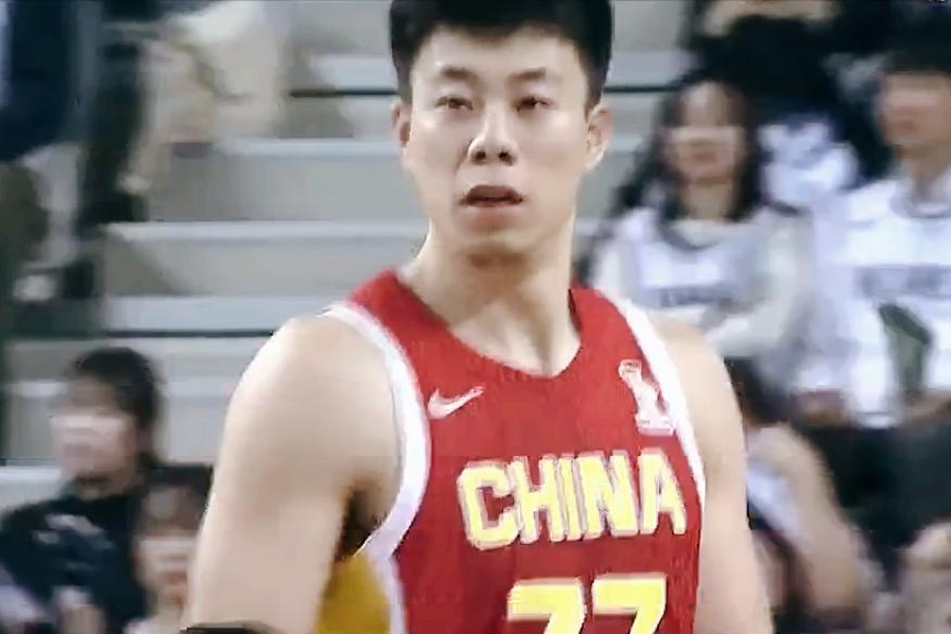 又打花了！中国男篮15分钟不到已经落后20+，和3天前的问题一模一样。3天前