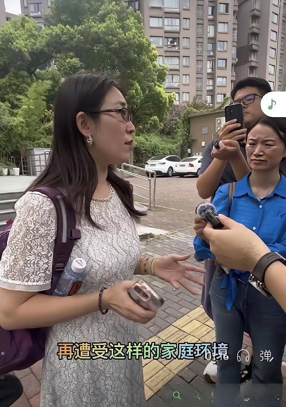 通过现象看本质。朱女士诉老公重婚和宗大小姐维权一样，都是原配族系在护自己的权
