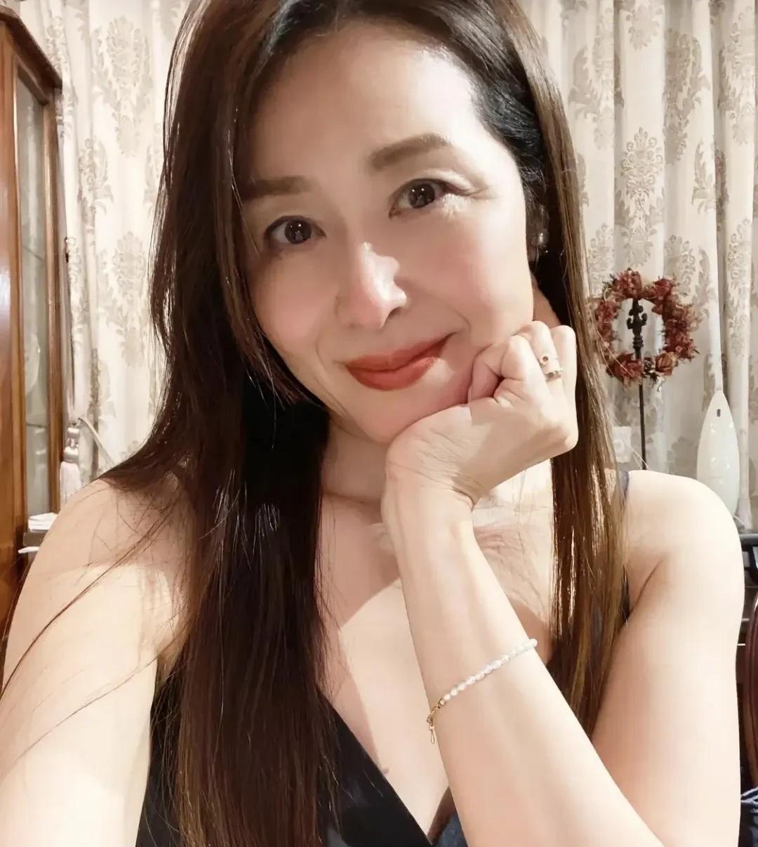 一直说自己四十岁，这面相不得有五十岁了？[doge]