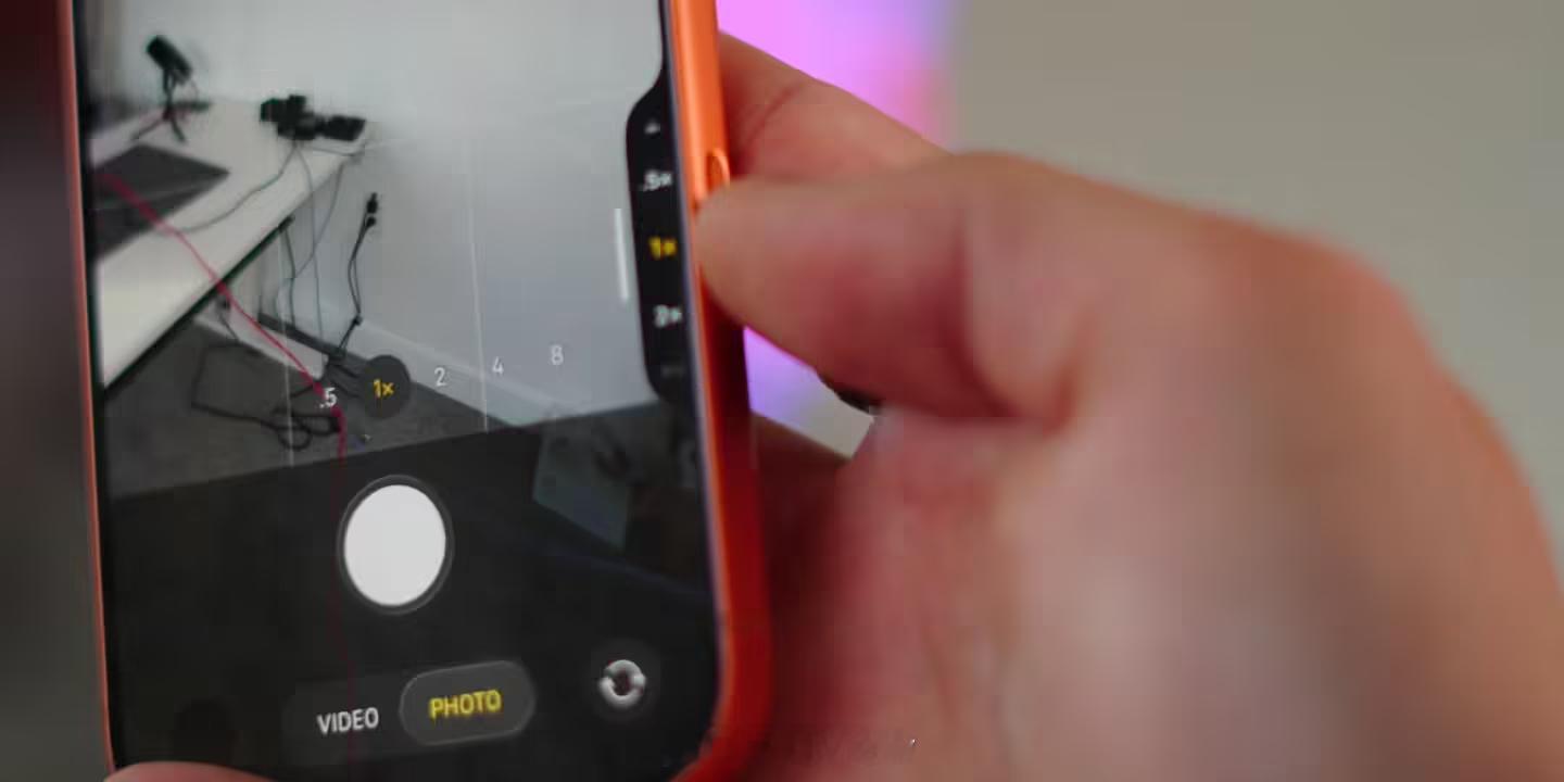 iPhone18Pro和18Promax终于要砍掉电容触控了，每次想抓拍都变