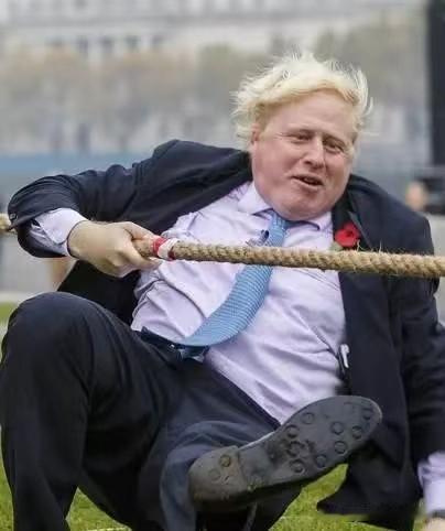 鲍里斯·约翰逊:永远乱蓬蓬的头发，和家里的9个娃！在英国政坛，前首相鲍里斯·