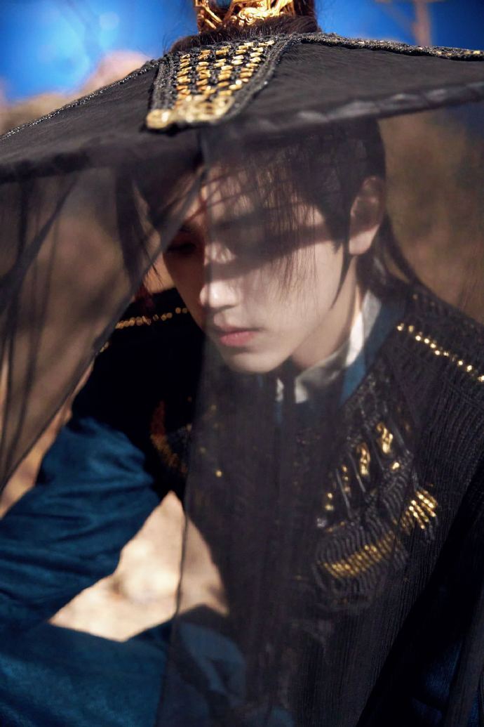 白日提灯好爽的出场思胥万千姐狗张力宿命感思胥万千姐狗张力宿命感，白日提灯好爽的