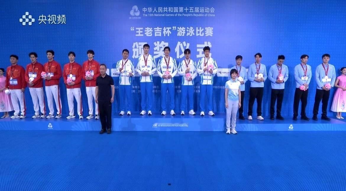 他今天在接力赛上的表现，让人有点操心。虽然浙江队在首日拿下男子4×100米自