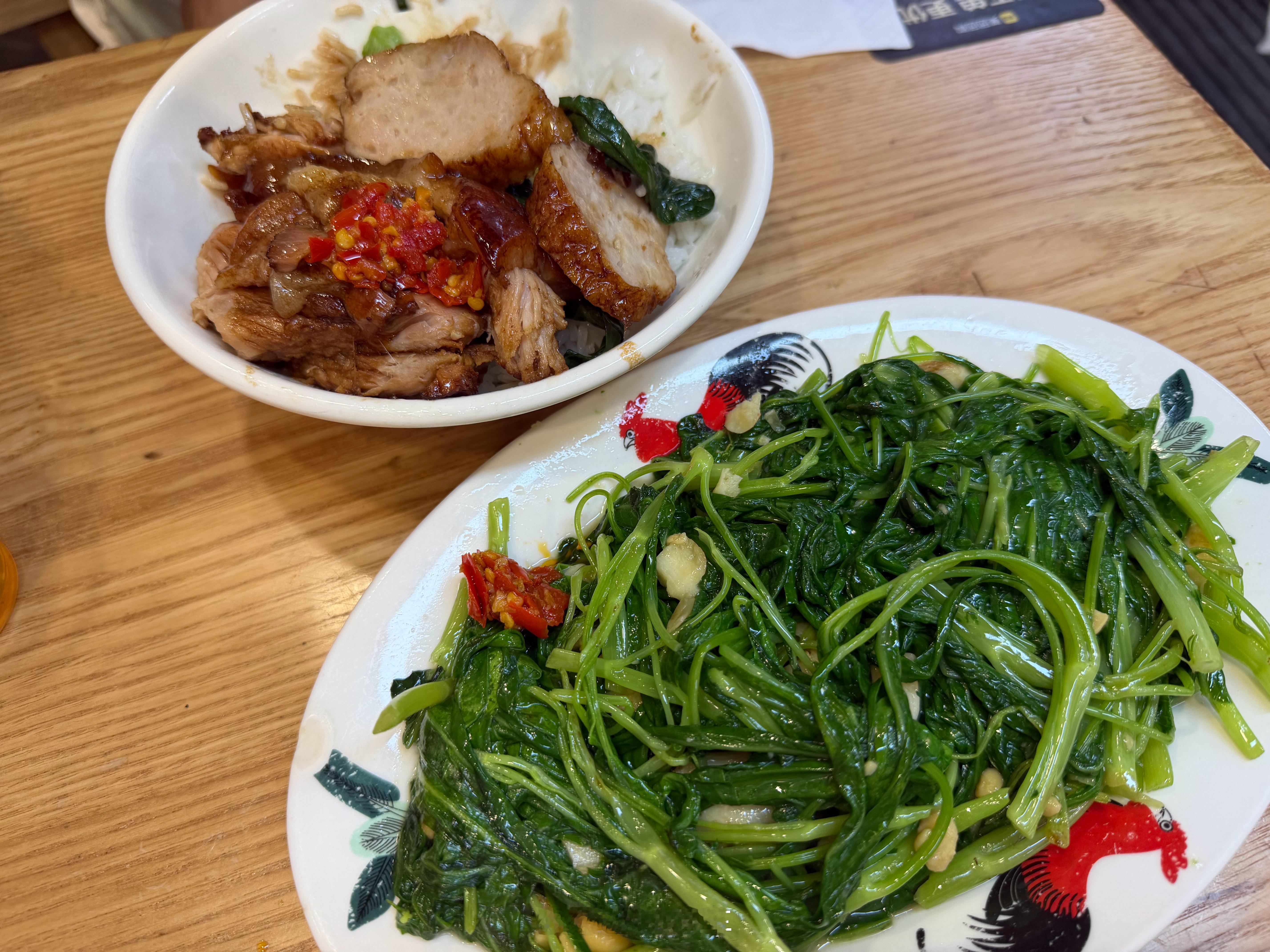 一碗隆江猪脚饭！完美的练后餐[捂脸哭][捂脸哭]​​​