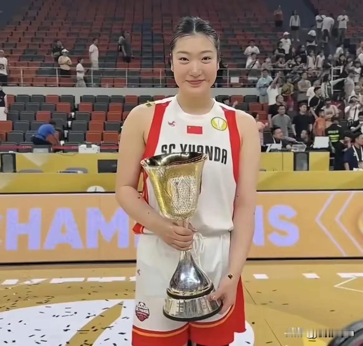 篮协酝酿工资帽李梦税后500万合同或泡汤：中国篮协酝酿WCBA工资帽（大概率1