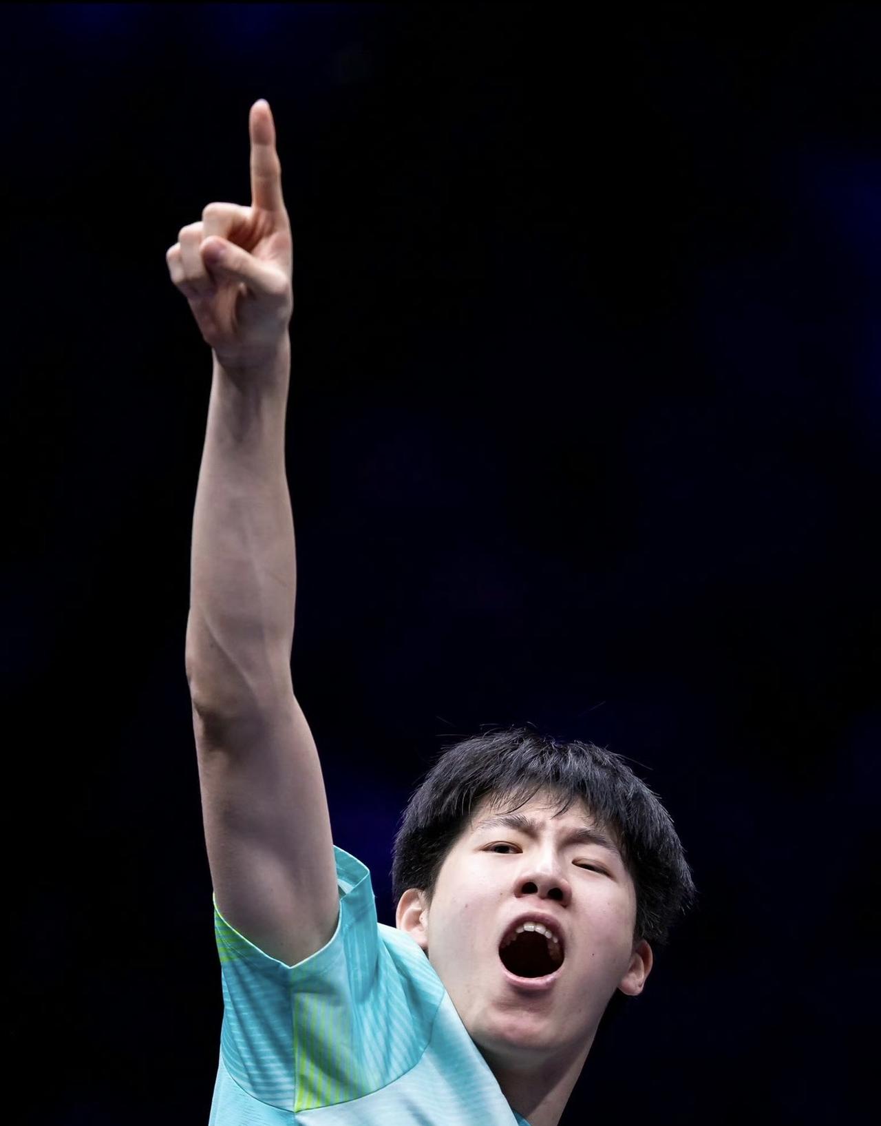 温瑞博淘汰小莫后：有谁注意到他的3个动作！当最后一个球落地，只见温瑞博兴奋