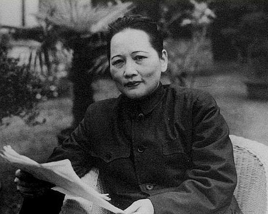 49年宋庆龄受邀北上，向中央提出三件事，因何最后只完成了一件？“9月21日下午