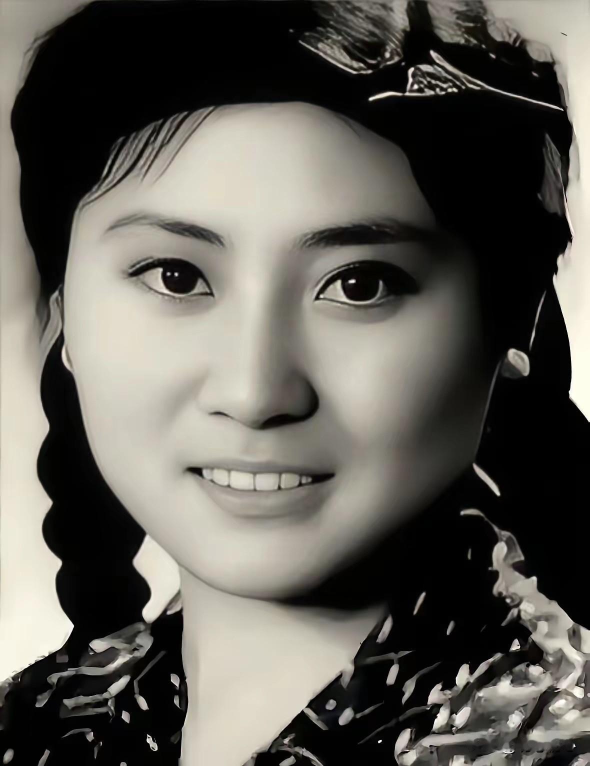这才是真正的东方美人！八一厂老一辈演员，颜值演技双双封神原八一电影制片厂的