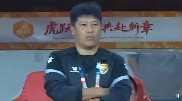 中甲大连鲲城张耀坤离任？早该“下课”了——带队守成有余、进攻拉胯，冲超？不存在的