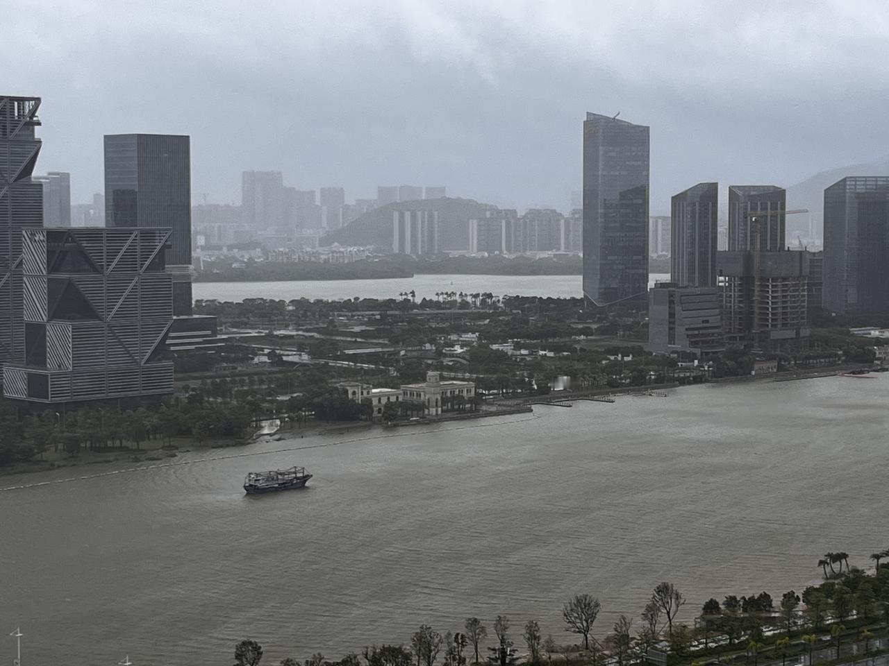 广州各区之争从来就没有所谓的东西之争，只是房产自媒体放大了荔湾跟黄埔两个地区的房