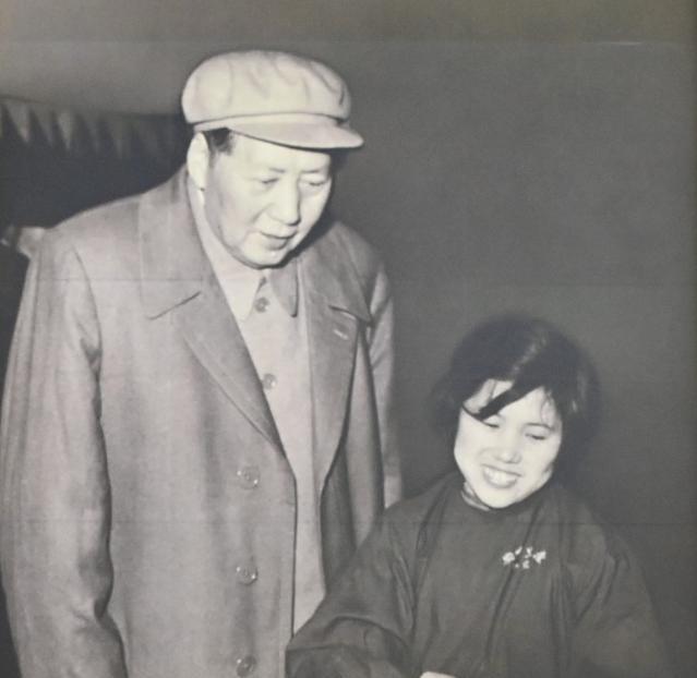 🌞1958年初，毛主席来到沈阳机床开关厂视察，可工人们却态度冷漠，几乎全程