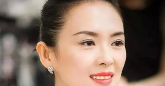 那年国际影后章子怡对冯小刚说：“冯导，我愿意自降1000万片酬，求您让我演《唐山