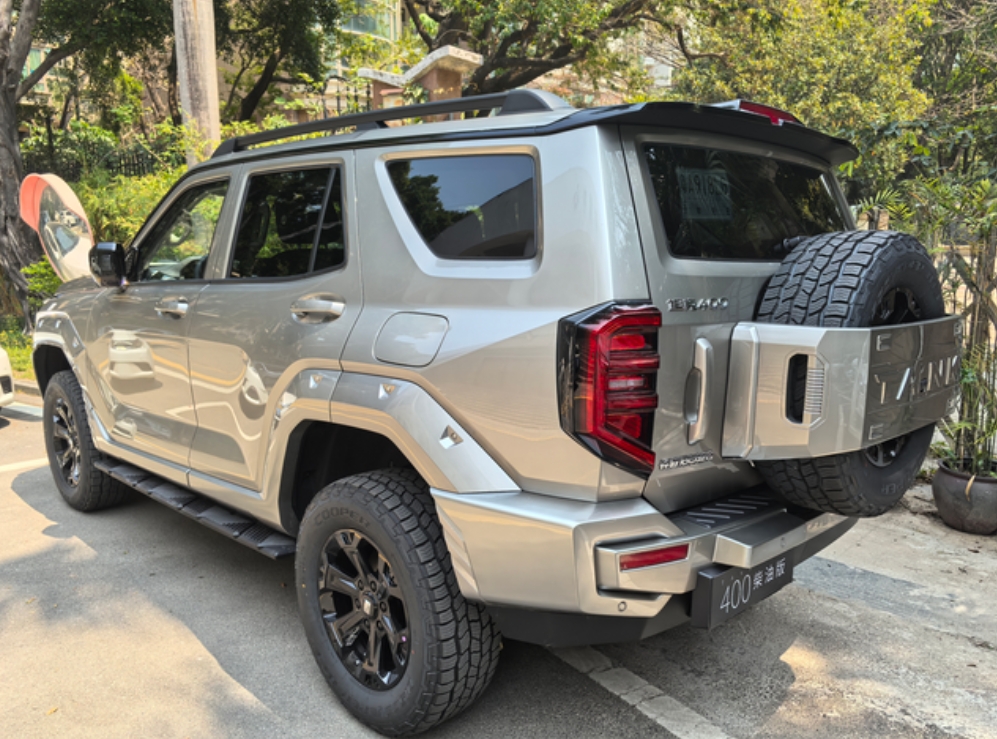 我的坦克400柴油版来了。1、感觉正常车速噪音很小和现在手上的BJ40致敬20