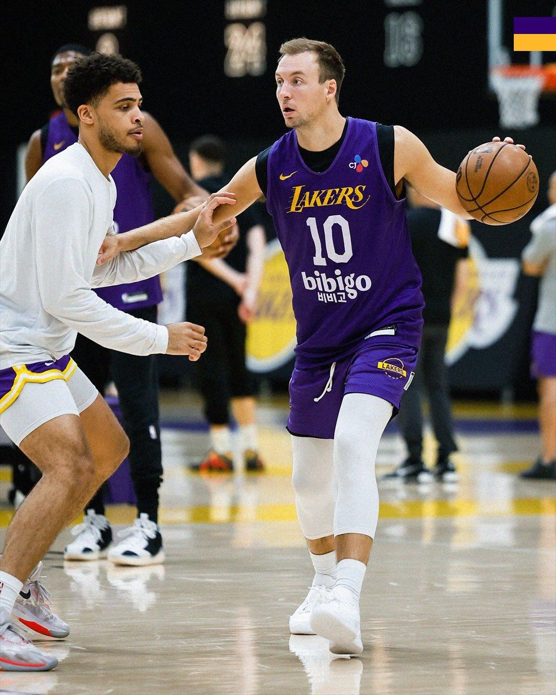 专注细节！湖人今日在洛杉矶完成G3前的最后一场训练。湖人vs火箭