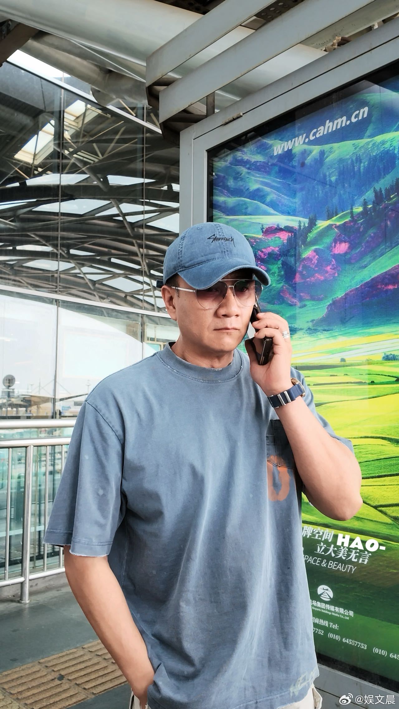 胡军自荐参加大哥小助理荧幕里是气场强大的实力派演员，私下里胡军自荐参加大哥小