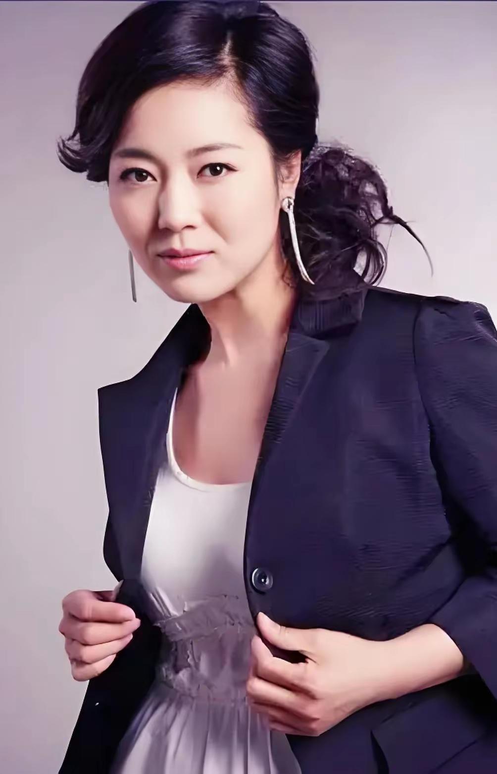 演员王茜华说：“我到北京人艺的时候，已经二十大几了，于是便有朋友说要给我介绍个对