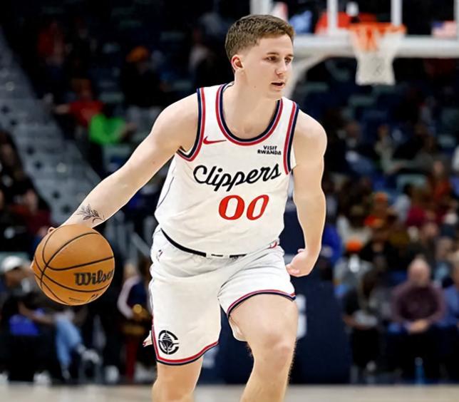 NBA再“捡漏”！23.5分“球场大杀器”重磅签约，火箭这下赚大了火箭已经官