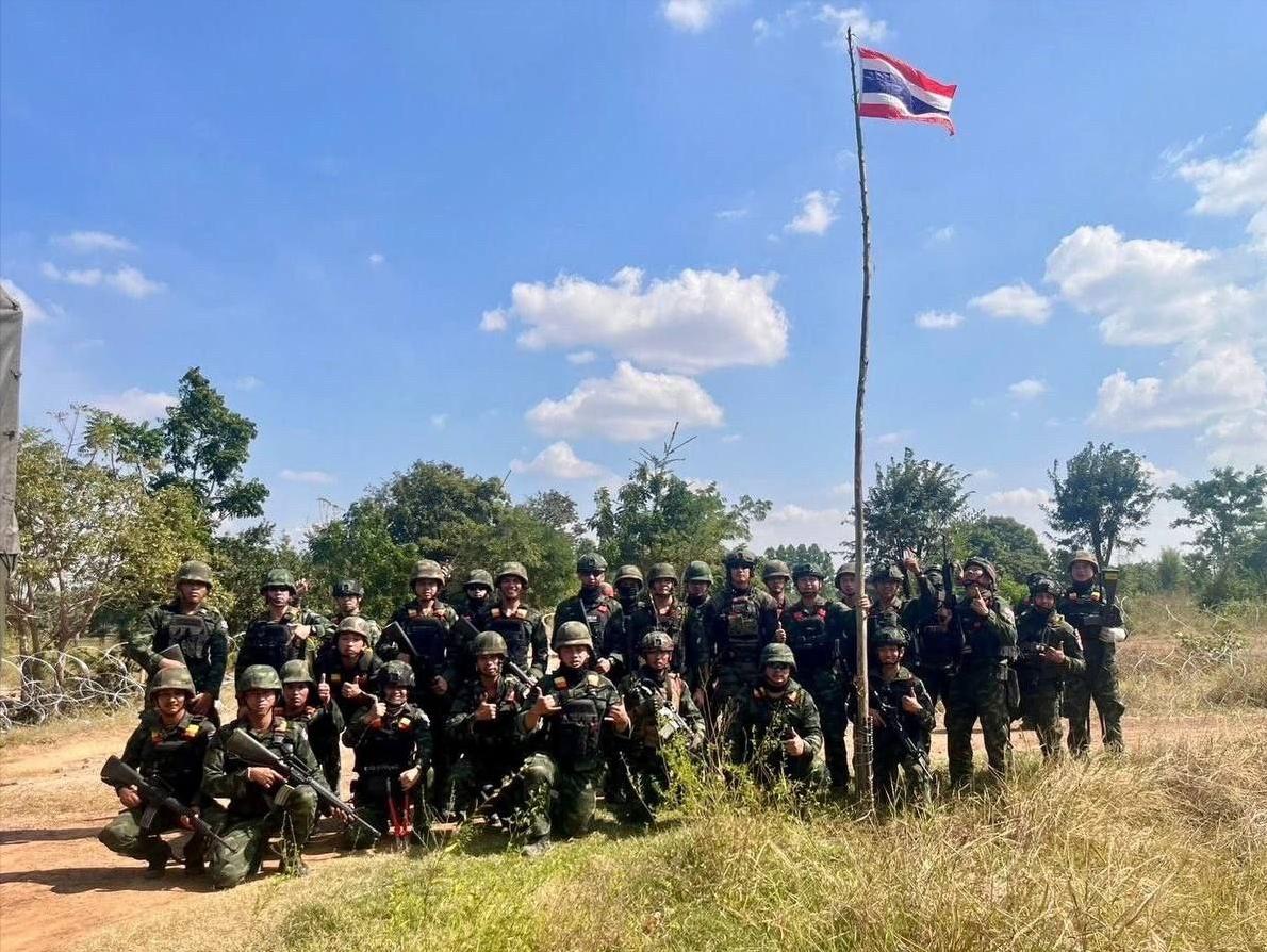 顶不住了，柬埔寨想谈判当地时间12月9日，柬埔寨首相顾问对外表示，随时准备与泰