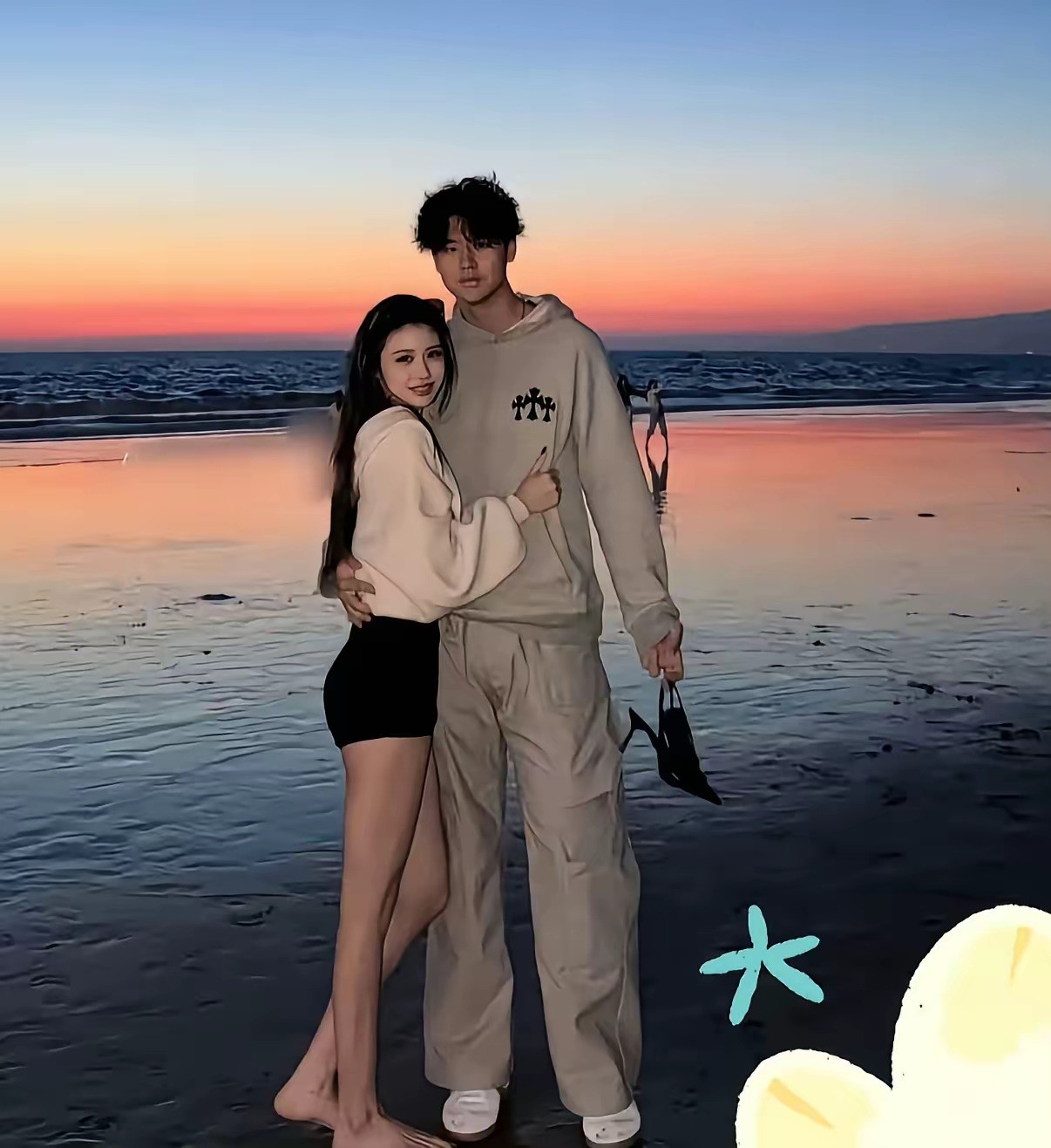 一觉醒来，不只是葛荟婕沉默了，汪峰也沉默了，章子怡更是沉默了，小苹果今年才20岁