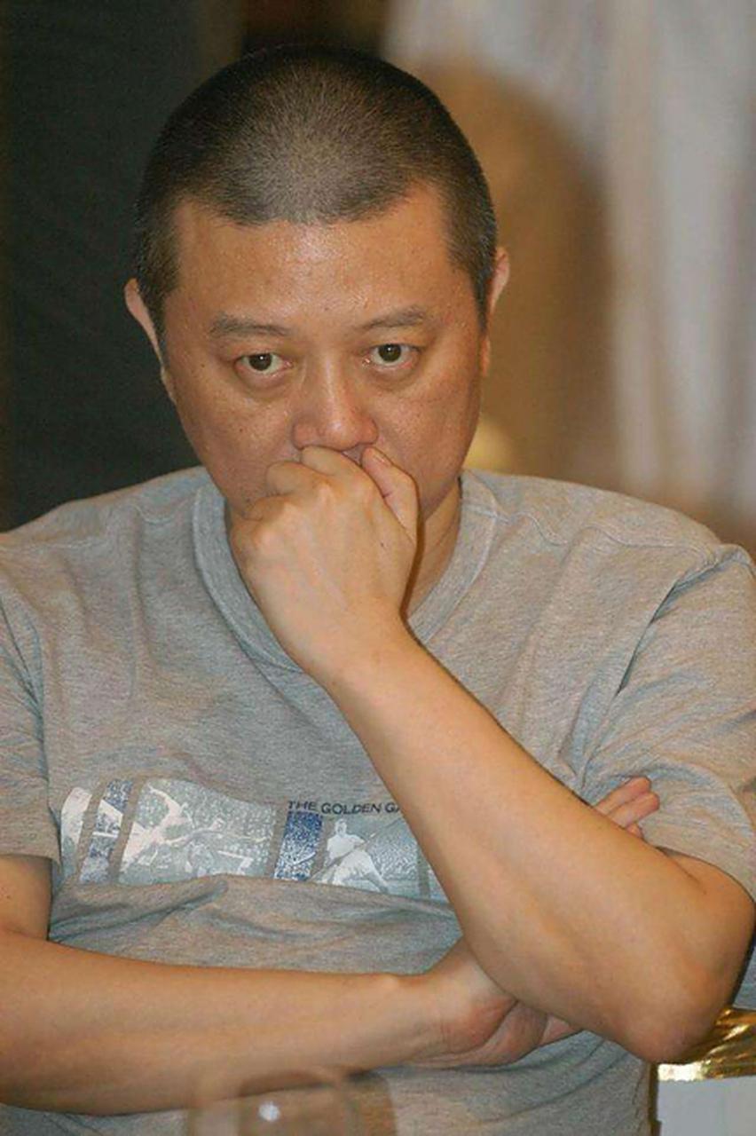 王朔当年骂87版红楼梦：差点把人看吐！直言导演王扶林没才华，拍的不伦不类，说