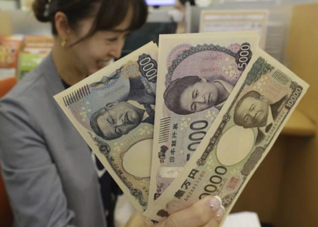 日元明晃晃的玩汇率操纵，而且是联合美国一起操作，这种时候，那些所谓的专家，学者怎