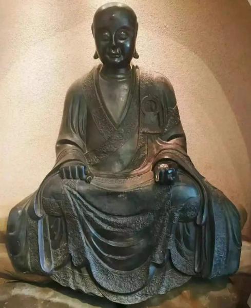 失窃20多年的国宝竟在北京观复博物馆展出20年？游客一眼认出！7月1日，北京一名