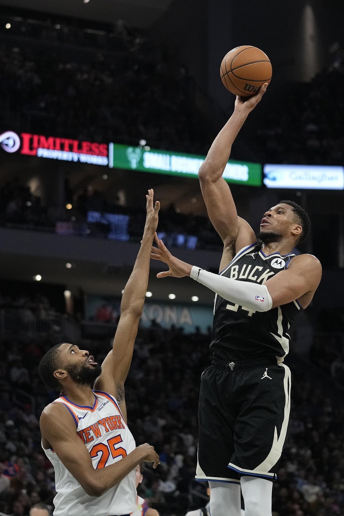 AshishMathur：NBA一位消息人士透露，尼克斯在和布里奇斯提前续约之