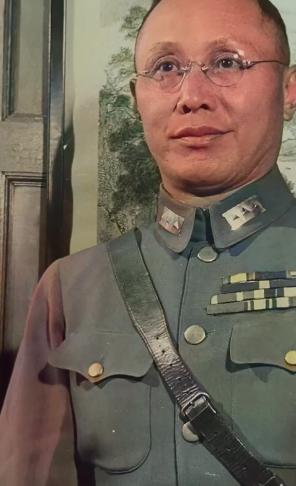 抗战受降前夜，何应钦悄悄给老同窗冈村宁次递话，特意叮嘱他受降仪式千万别随身带军刀
