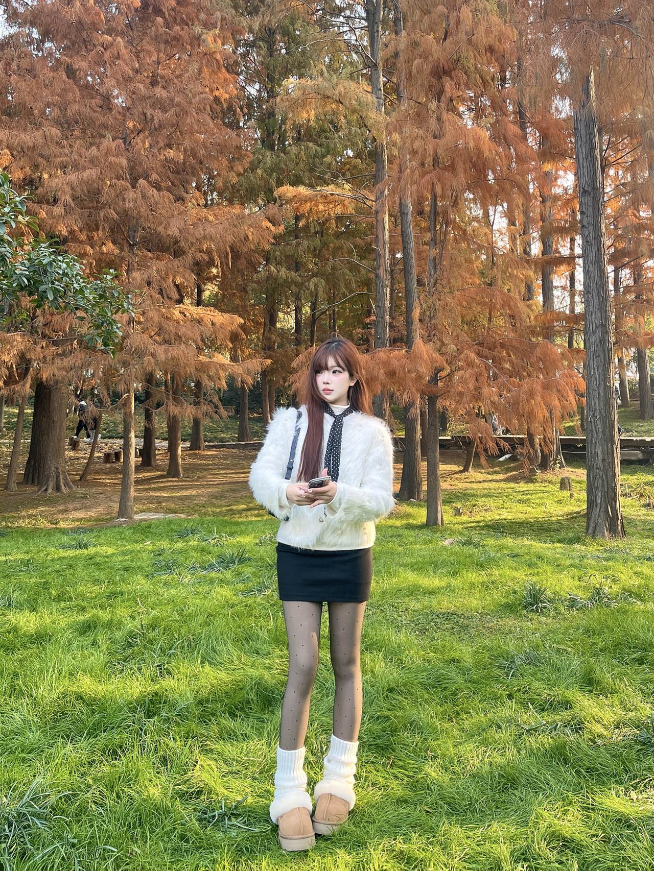 miu系千金感～毛毛外套➕波点黑丝太好看了！！|||hihi～今天给大家分享一下