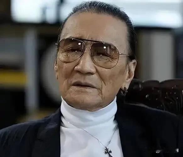 谢贤那句"当年我花了4000万投资了个酒吧，3年就赔完了。如果把那个4000万去