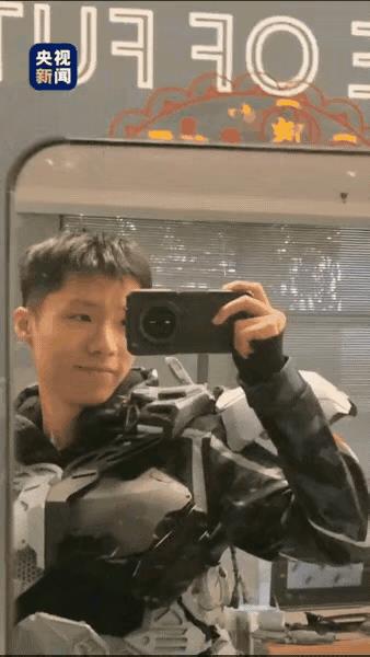 “太有才了！”近日，重庆，一个21岁小伙子，不打游戏，不刷手机，也不看电视，除了