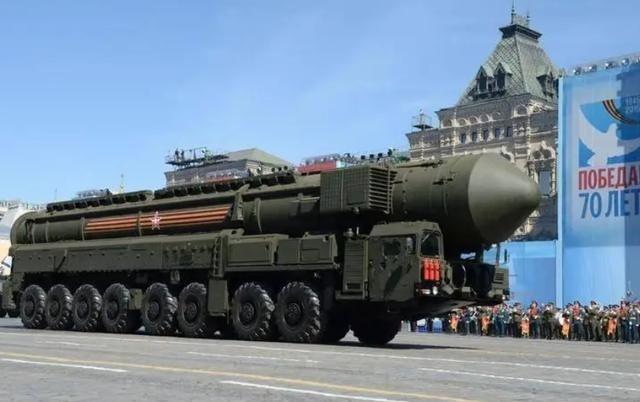 全球六大可怕武器，B2隐形轰炸机只排倒数，前三名可轻松毁灭世界。现代武器的发展，