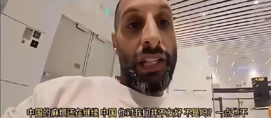 印度博主签证逾期赖着不走被遣返，转头又骗签带家人闯广州，结果刚落地就被边检一眼识