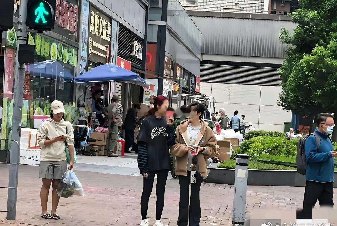 香港的路人都不追星吗？竟然没人要签名