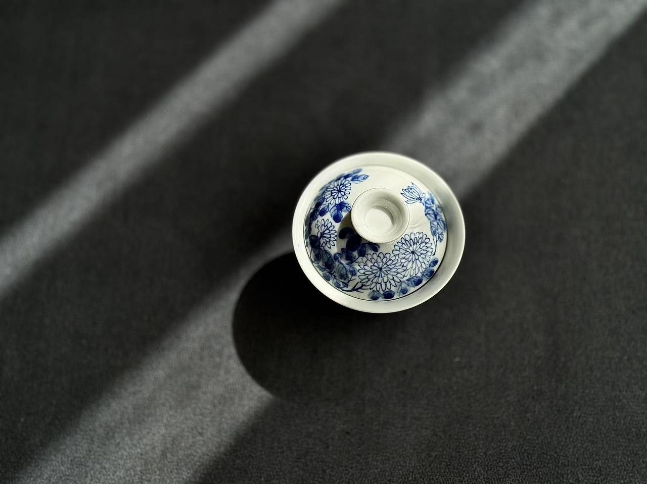 白瓷、粗陶、玻璃，日常家用茶具，什么材质更好？日常家用茶具，更推荐白瓷，其次是