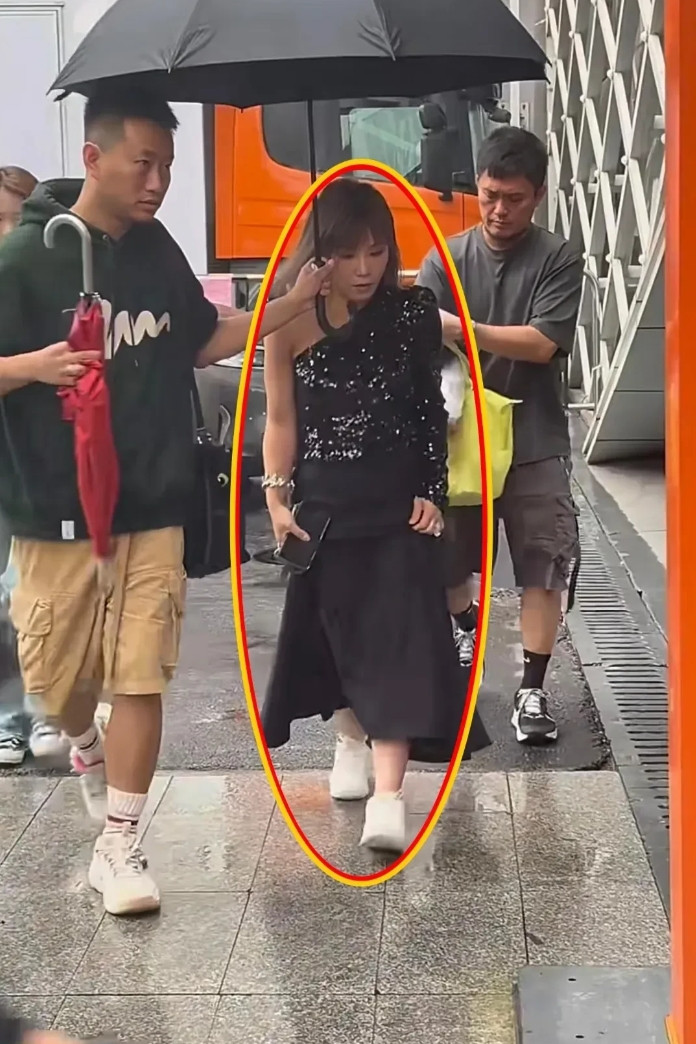 不怪那么多人喜欢她，确实美若天仙。哈哈