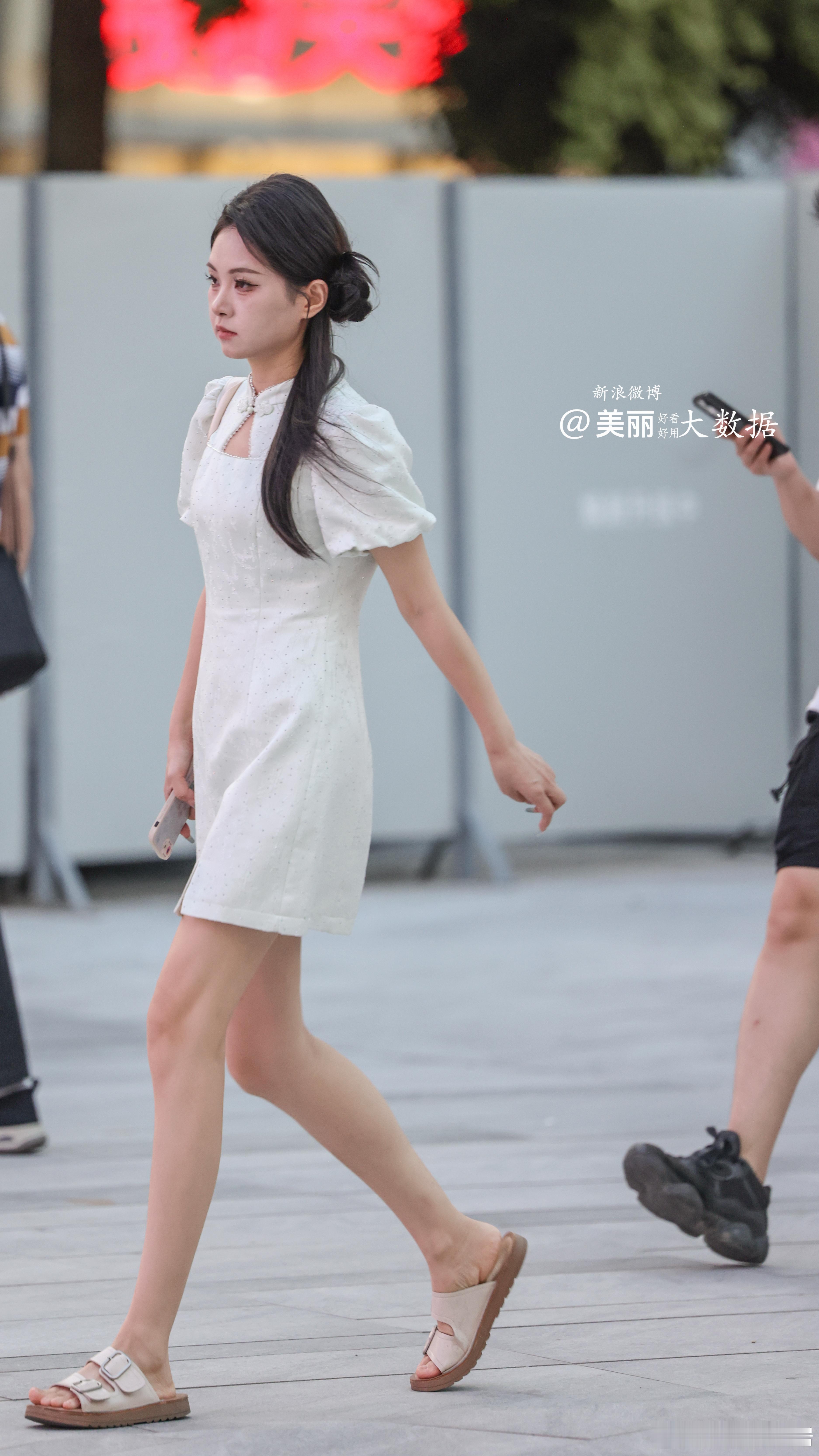 优雅的你，连走路都秀气！👗🚶‍♀️​​​