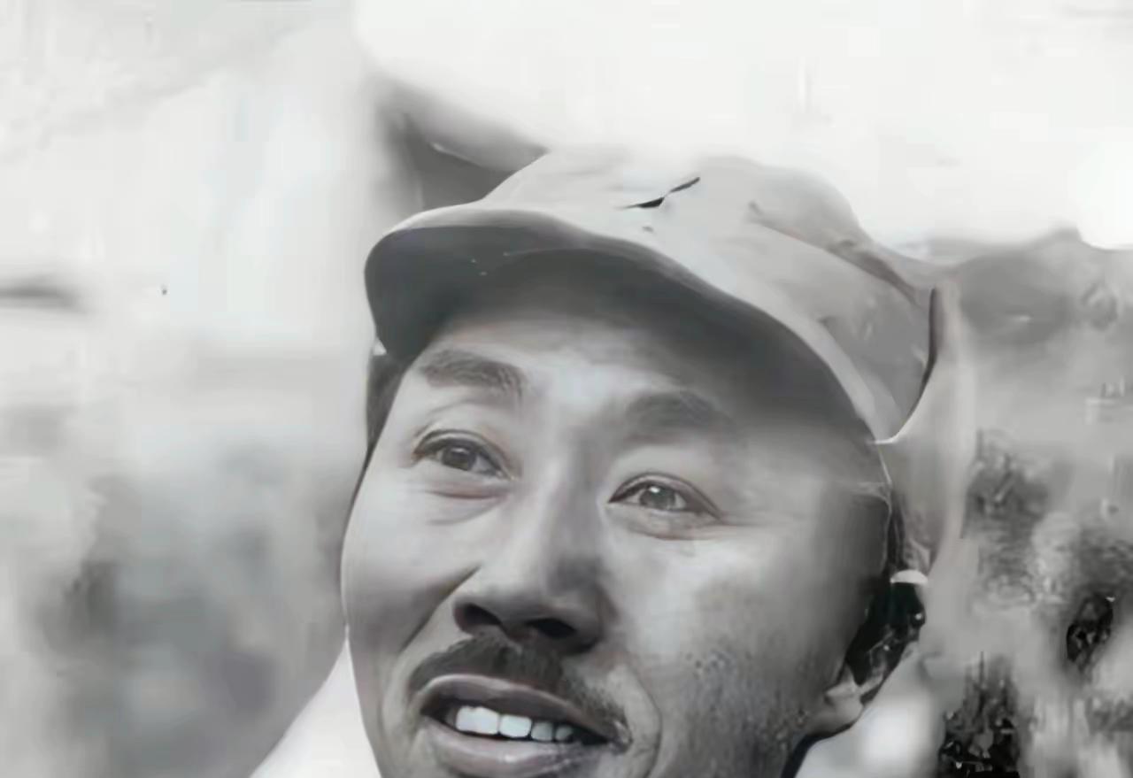 1940年秋，太行山黄崖洞兵工厂内，刘鼎正对着日军掷弹筒苦思。这不到3公斤的铁家