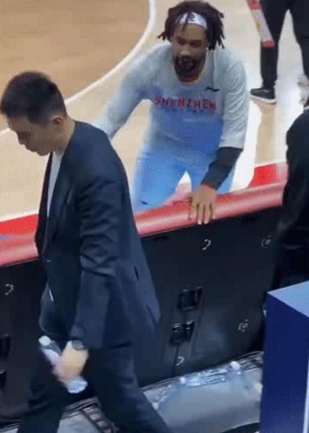 北控男篮或与萨林杰分道扬镳？杨鸣或与其联手？近日，关于北控男篮与萨林杰不