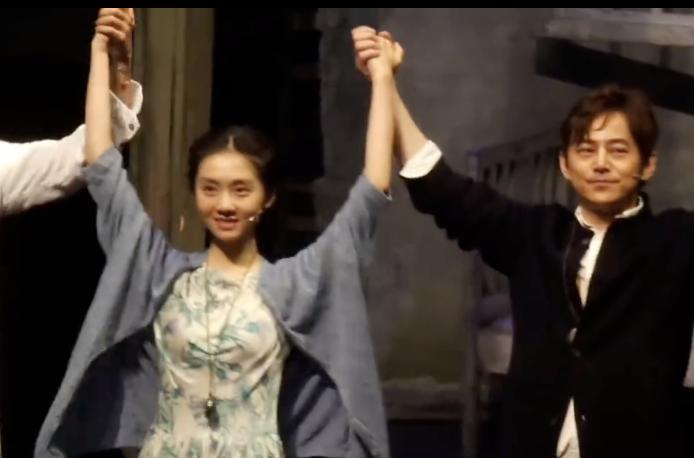 这是黄磊的女儿黄多多？没想到这么多年不见，她已经长成大姑娘了。而且现在她