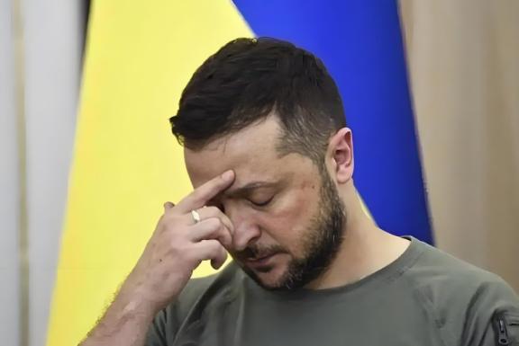 你信不信？这场仗打完后，乌克兰街头最稀缺的资源既不是面包，也不是汽油，而是完整的