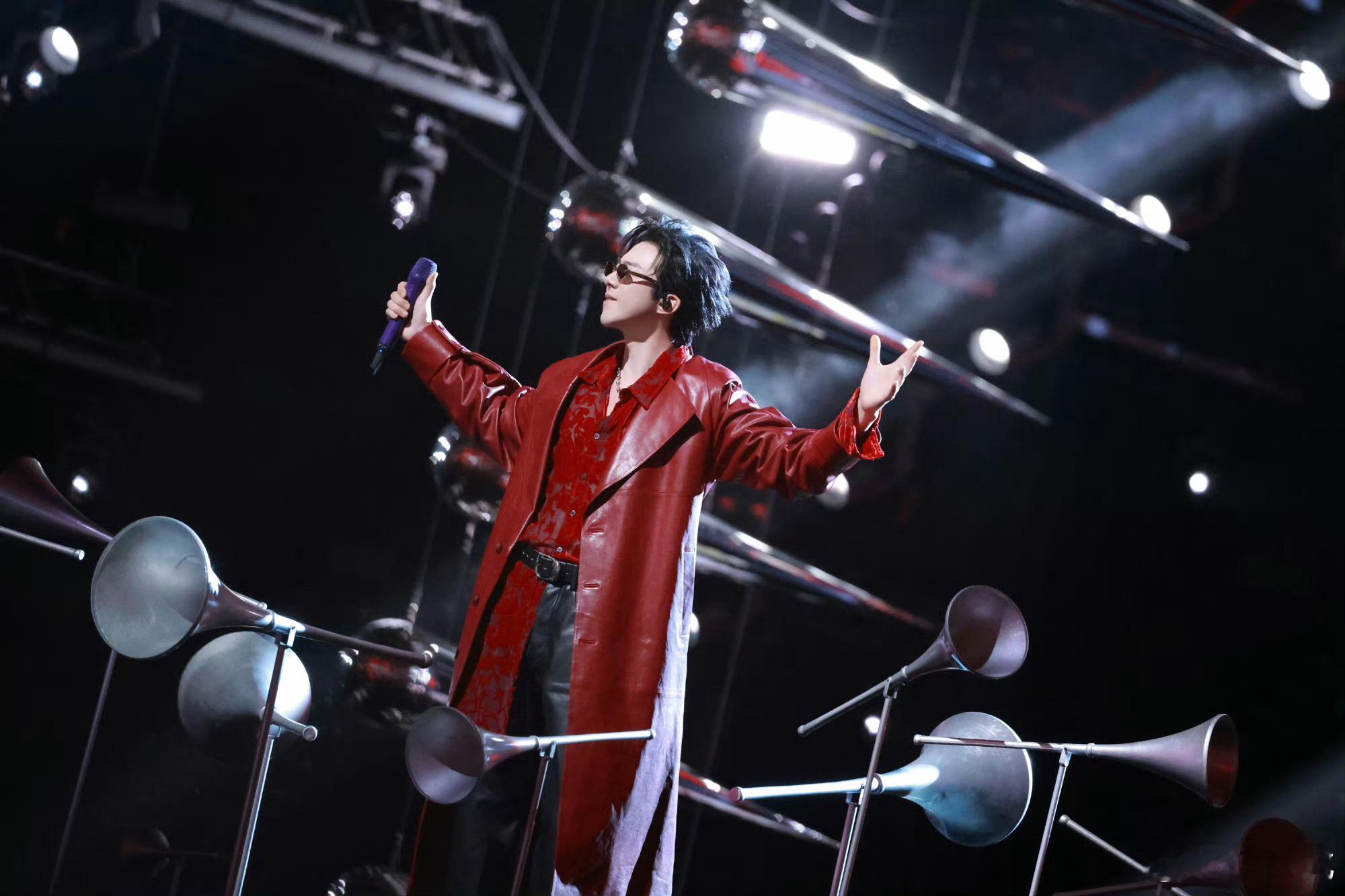 刘宇宁把腊八直播玩成了才艺大秀+暖心现场！熬腊八粥、八字大长腿劈叉、转手绢样样拿