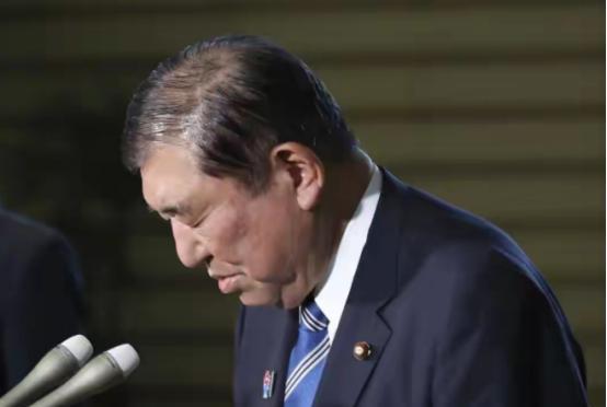 就在中国9.3阅兵前夕，日本首相石破茂投降了，宣布无意继续留任日本首相一职。这就