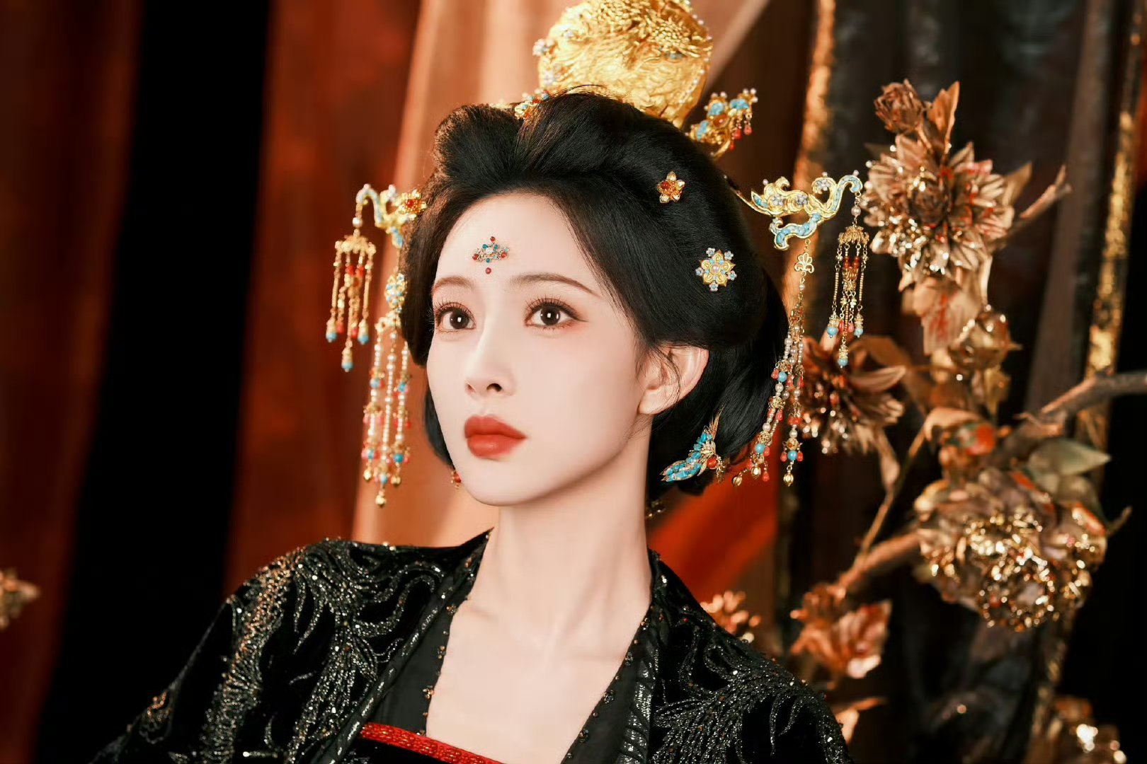 孟子义暮晚摇孟子义的暮晚摇妆造如何，据说是小妈文学，有点想看尚公主全阵容官宣孟子