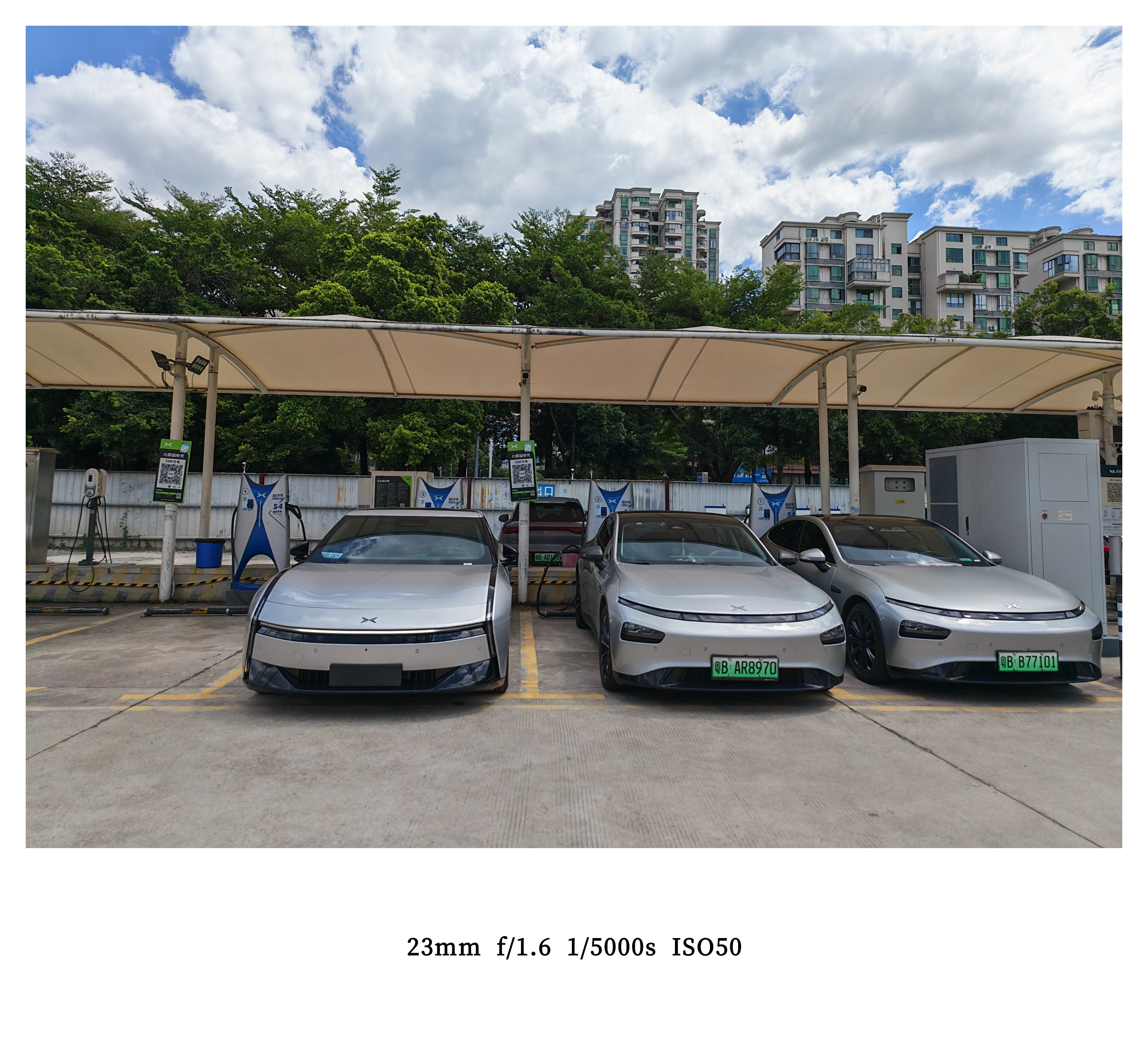 小鹏的能耗太稳了，平均都是14左右之间，昨天跑了一趟市区百公里电耗13.5，这么