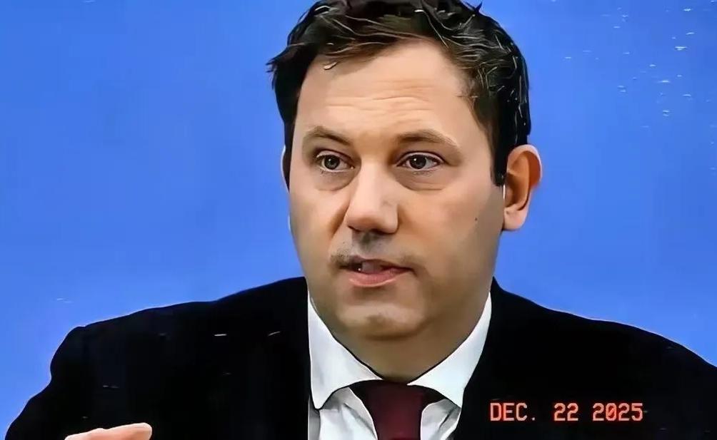 德国财政部长克林拜尔在接受采访时发出警告：如果德国的汽车制造商继续依赖柴油和