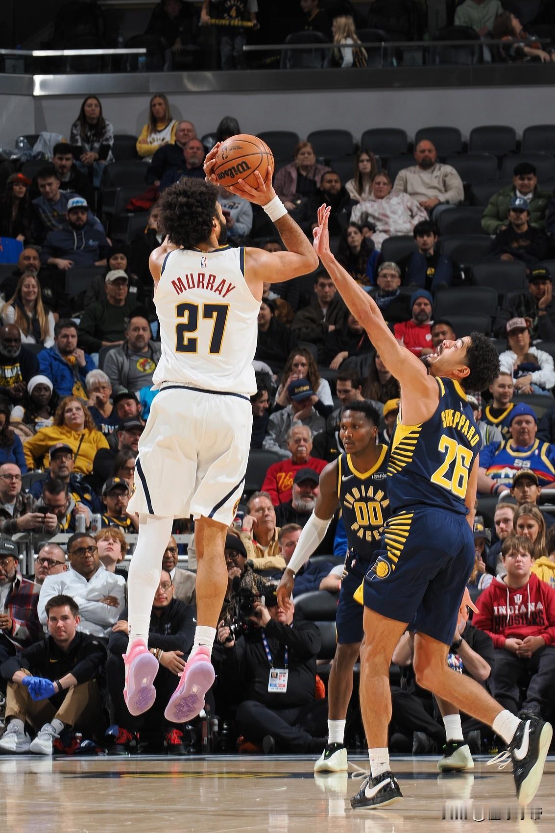 真是神经刀啊，穆雷三分11中10爆砍52分!在今天掘金与步行者的比赛中，穆雷