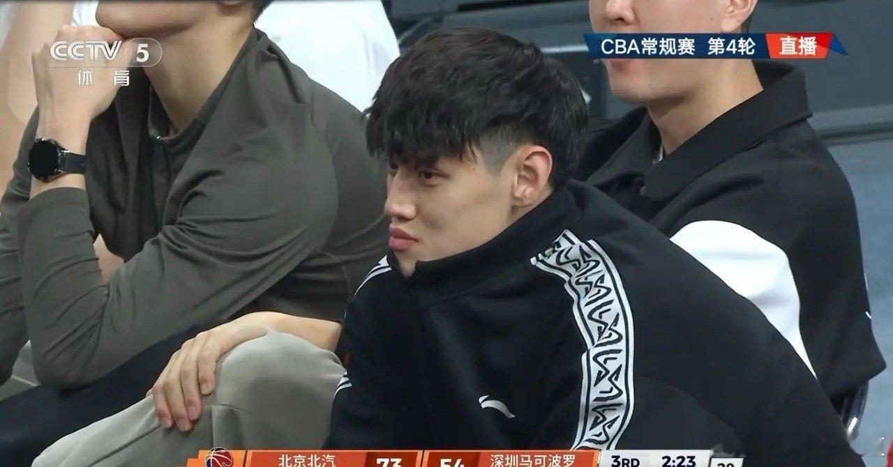北京北汽新星曾凡博真是太渴望打球了！在今天北京北汽主场迎战深圳马可波罗的比赛中，