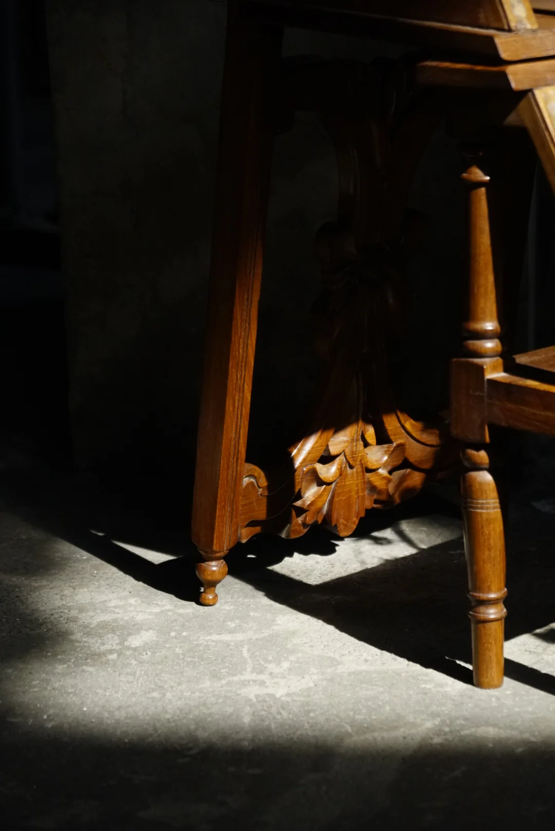 这种民国“可做梯子的椅子”，行内一般叫梯椅、楼梯椅、两用椅、梯凳，民国...